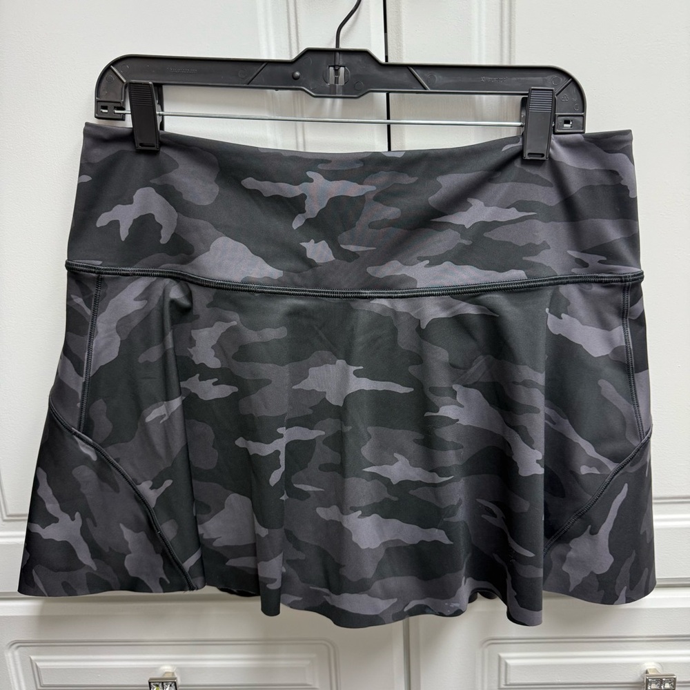 Athleta Tennis/ Golf Camouflage Skirt Black and Gray